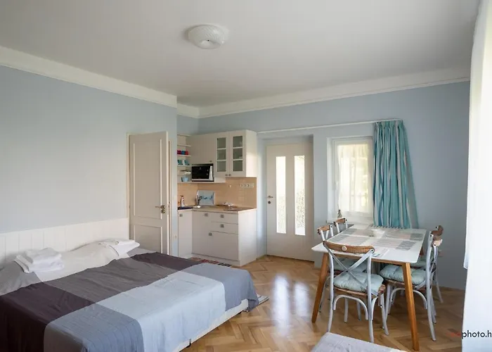 Zefir Apartments